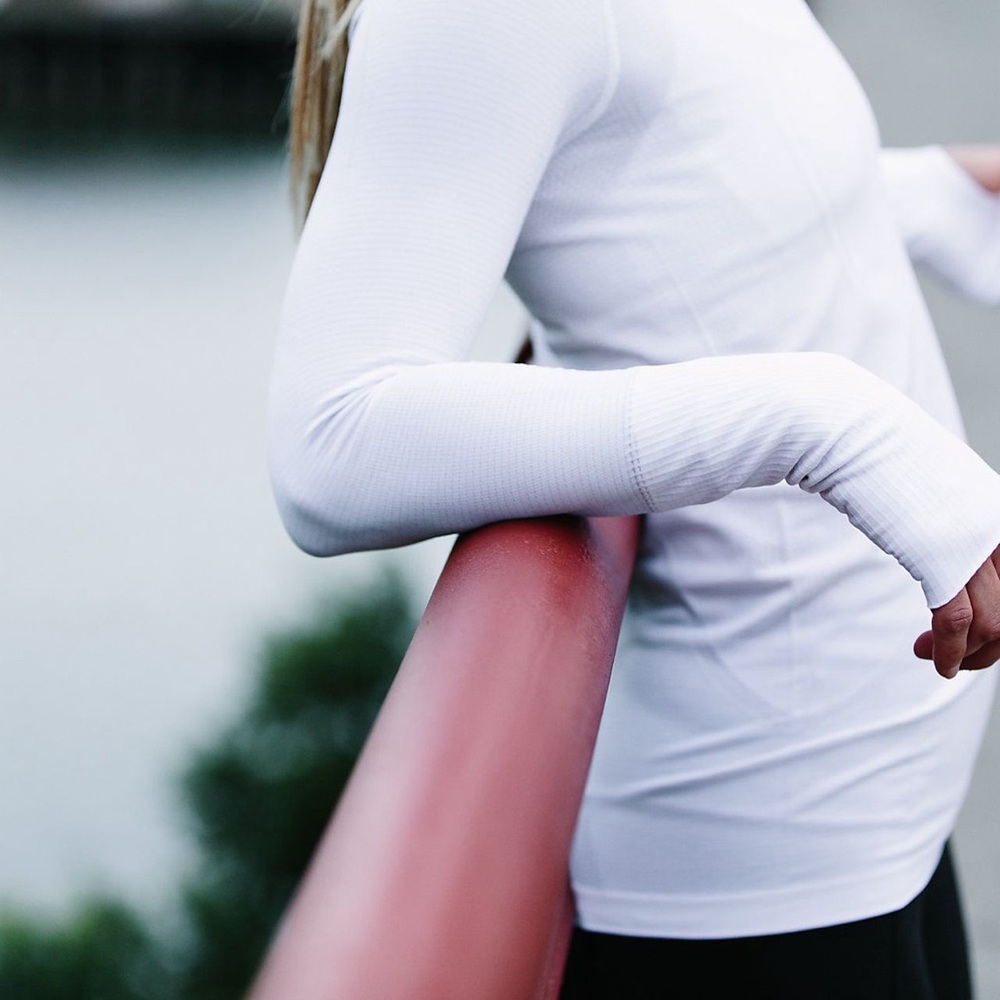 Women’s 6 Lululemon Swiftly Tech Long Sleeve Crew
Heathered White - Picture 9 of 9